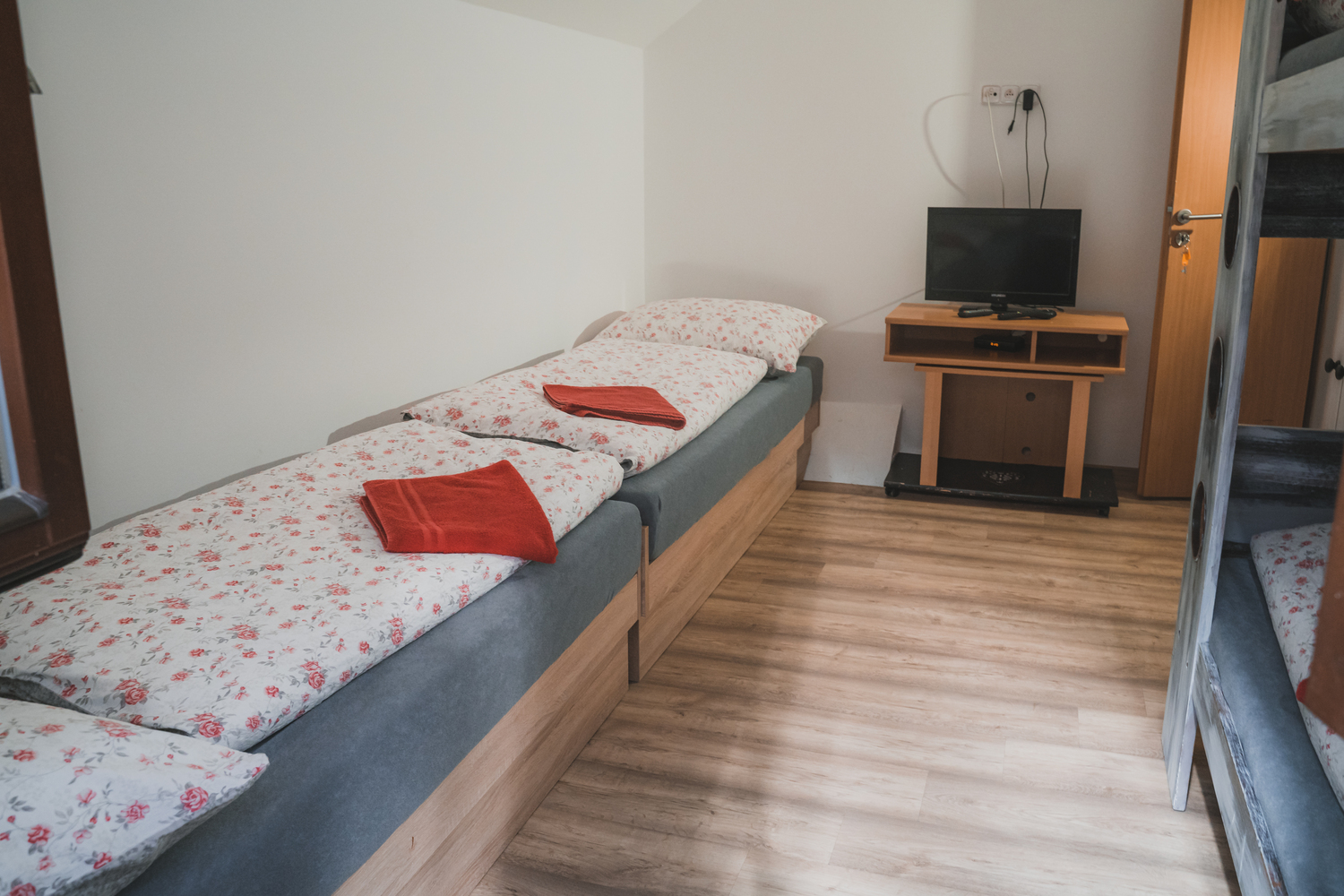 third bedroom image 2